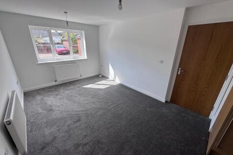 SITTING/DINING ROOM