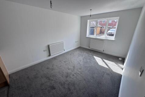 SITTING/DINING ROOM