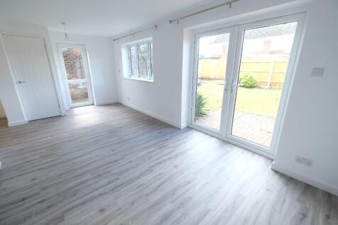 DINING/FAMILY ROOM