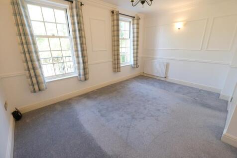 SITTING/DINING ROOM