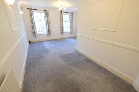 SITTING/DINING ROOM
