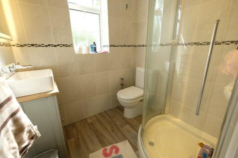ENSUITE SHOWER ROOM