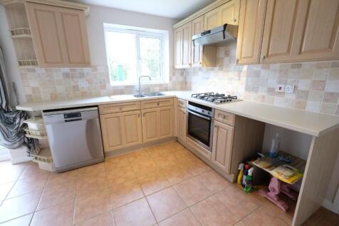KITCHEN/BREAKFAST