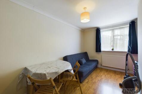 Living Room/Bedroom