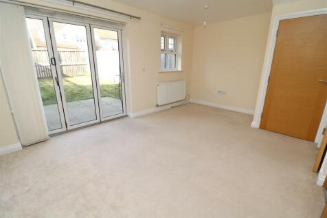 LOUNGE/ DINING ROOM