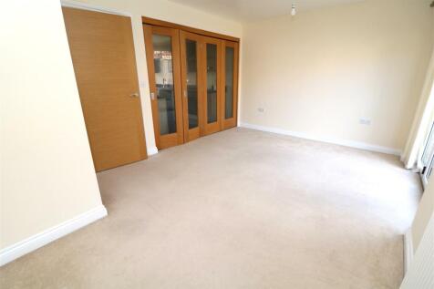 LOUNGE/ DINING ROOM