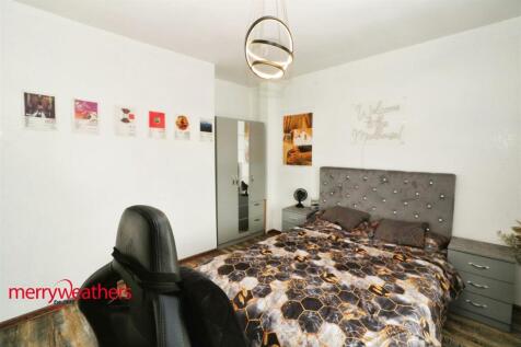 REAR BEDROOM
