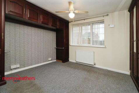 REAR BEDROOM