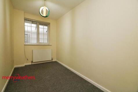 FRONT BEDROOM