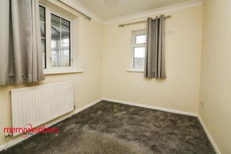 REAR BEDROOM