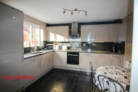 Kitchen/ Breakfast Room