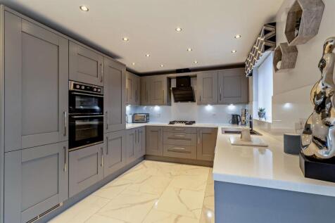 Open Plan Kitchen/ Dining Area