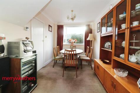&#39;L&#39; SHAPED LOUNGE/DINING ROOM