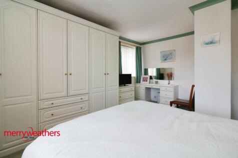 FRONT BEDROOM ONE