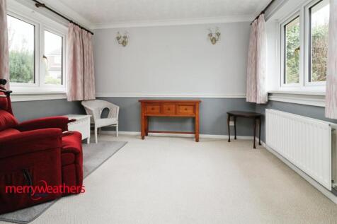 DINING/SITTING ROOM