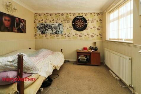 SITTING/PLAYROOM