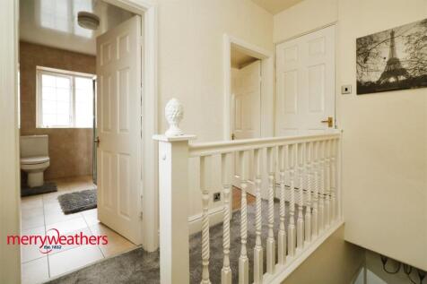 FIRST FLOOR LANDING