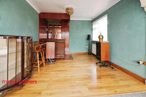 DINING AREA/FORMER BEDROOM