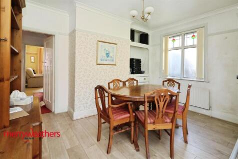 EXTENDED DINING KITCHEN