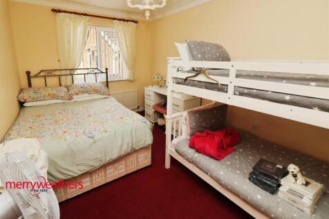 REAR BEDROOM