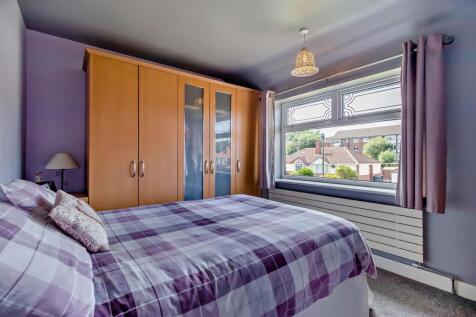 FRONT BEDROOM