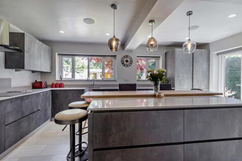 EXTENDED KITCHEN