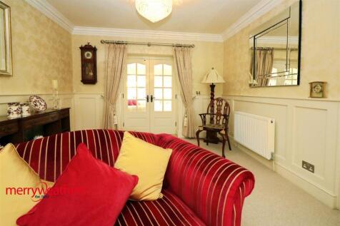 THROUGH LOUNGE