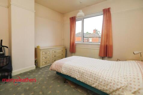 REAR BEDROOM