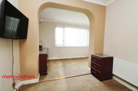 REAR BEDROOM