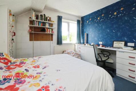 FRONT BEDROOM ONE