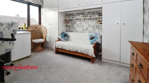 REAR BEDROOM