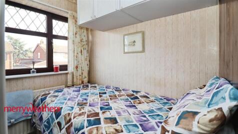 FRONT BEDROOM