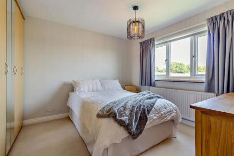 REAR BEDROOM