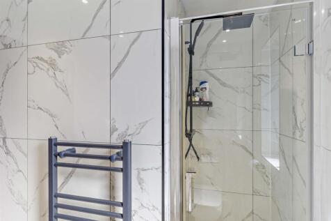 SHOWER ROOM/W.C.
