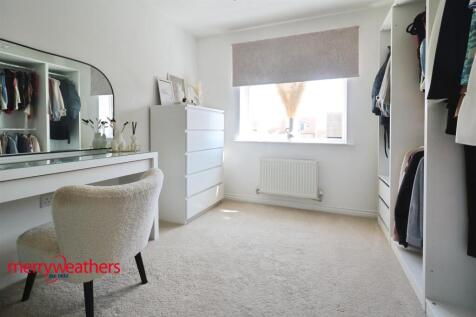 REAR BEDROOM