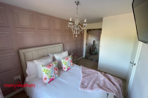 FRONT BEDROOM