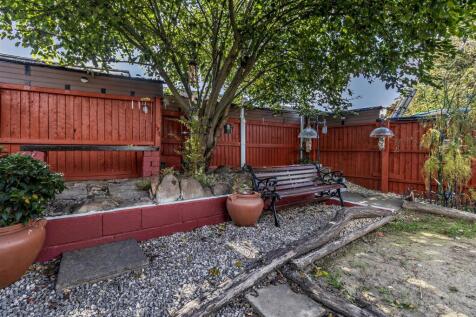 8663762-exterior13-800.jpg