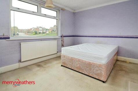 FRONT BEDROOM