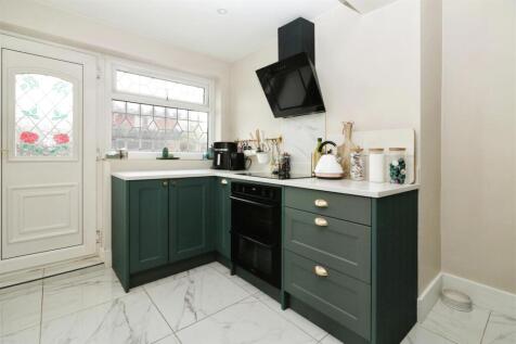 EXTENDED BREAKFAST KITCHEN