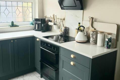 209 morthen road kitchen 5.jpg