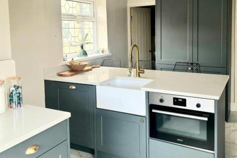 209 morthen road kitchen 6.jpg