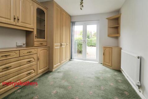 DINING ROOM/FORMER BEDROOM