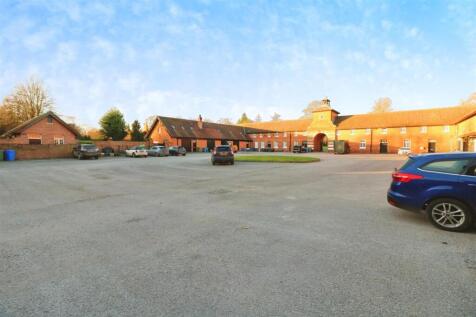 farriers place courtyard.JPG