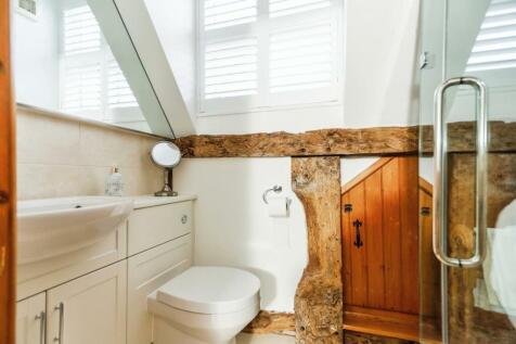 Bathroom1.jpg