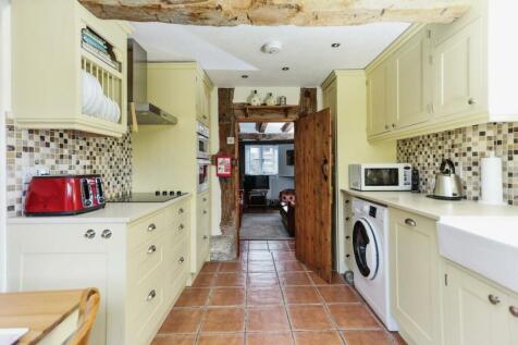 Kitchen 2.jpg