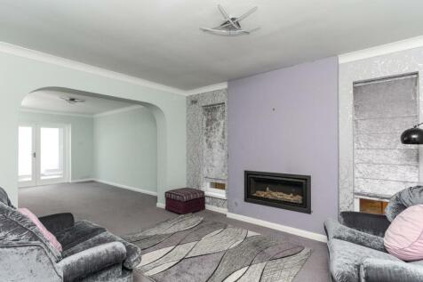 18-6 - lounge.jpg