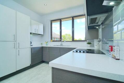 KITCHEN 2.jpg