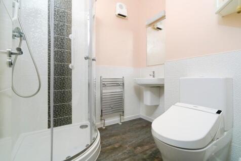 SHOWER ROOM.jpg