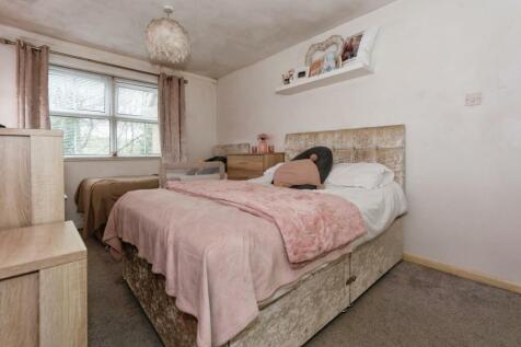 Bedroom One 2.jpg