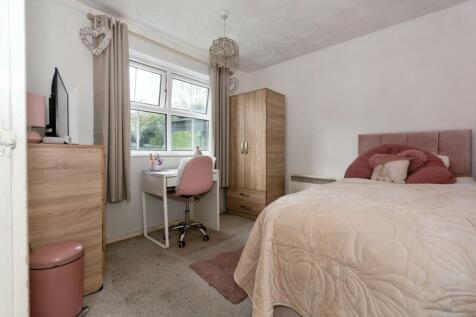 Bedroom 2.jpg